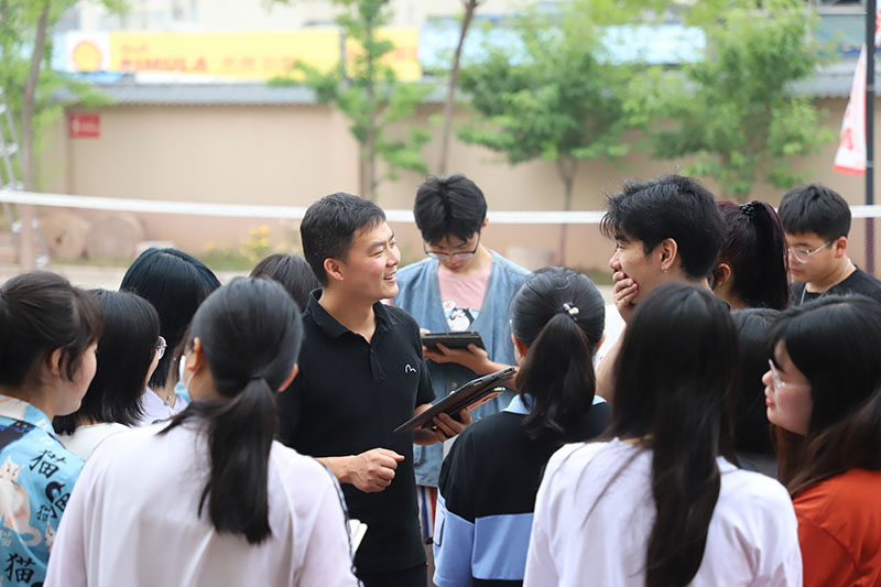 丹青艺考画室-艺考生志愿填报如何避免高分低录甚至退档