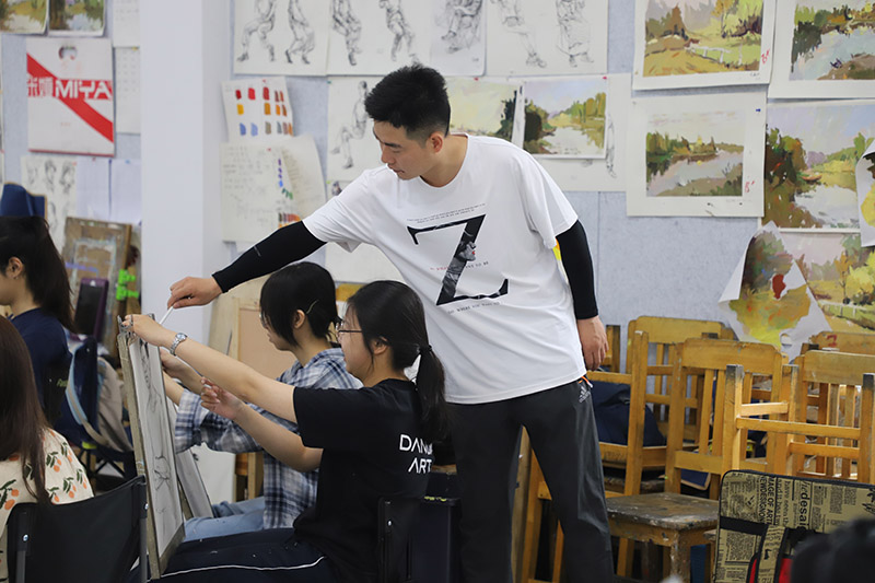 色彩静物里那些瓶瓶罐罐的质感怎么体现？