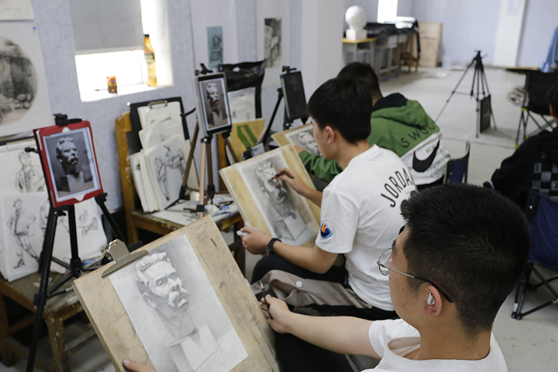 美术集训期间注意事项-丹青易考美术学校