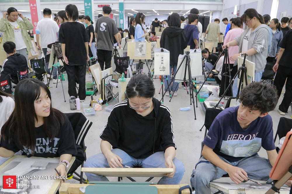 美术生动画专业课程及就业方向