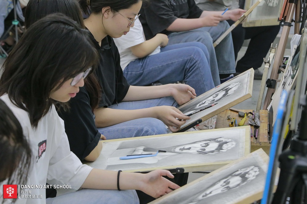 美术生动画专业课程及就业方向