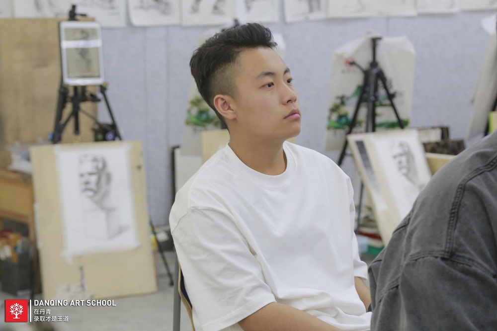 美术素描考试中如何合理安排时间