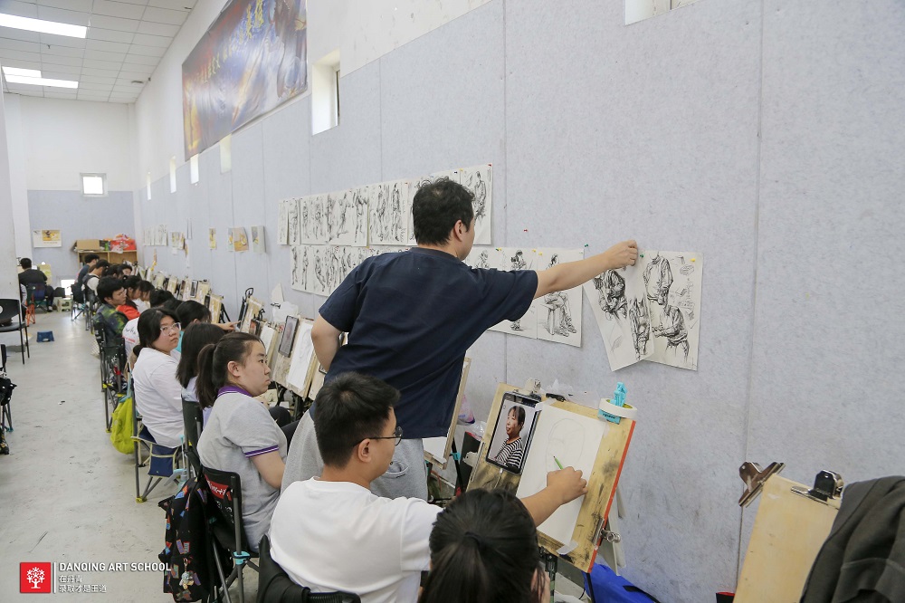 素描静物的整体性如何把握？