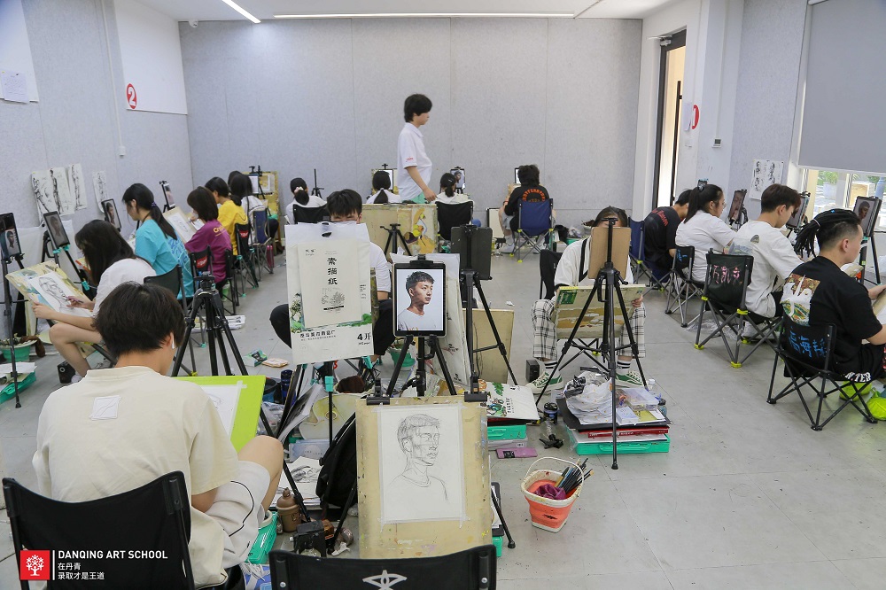 让画面生动起来，是速写绘画中最大的目标