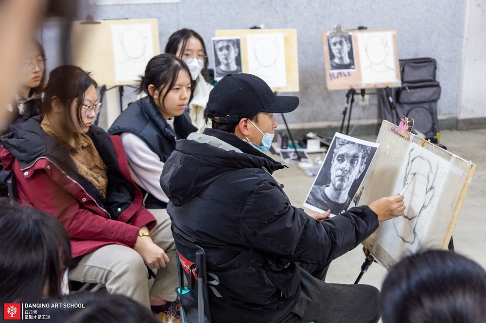 艺术生只能上艺术类院校吗
